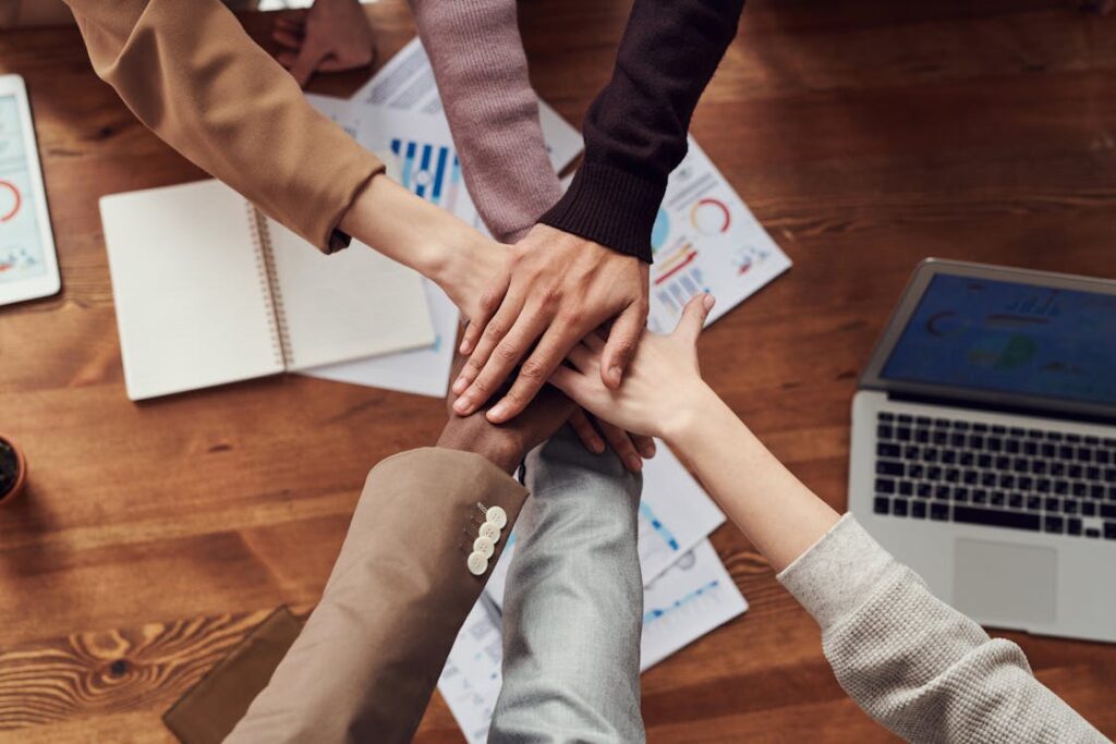 Perbedaan customer service omnichannel vs multichannel untuk bisnis Indonesia