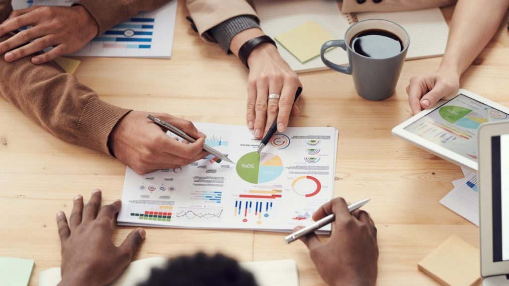 Cara meningkatkan customer service bisnis dengan strategi operasional modern